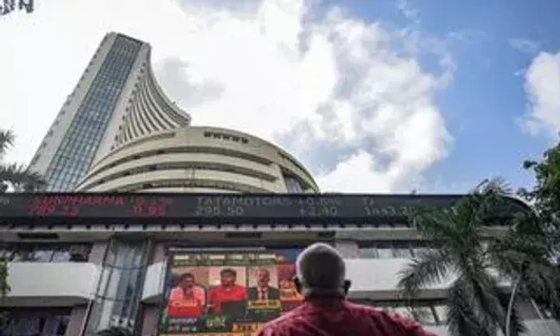 Sensex, Nifty trade higher amid volatility; IT, energy stocks gain