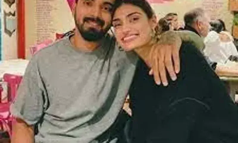 KL Rahul and Athiya Shetty make their relationship public