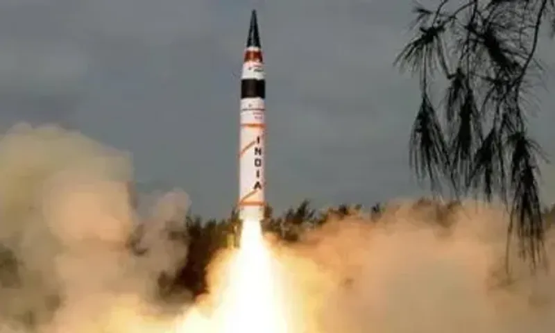 India successfully carries out night trials of nuclear-capable ''Agni-five missile''