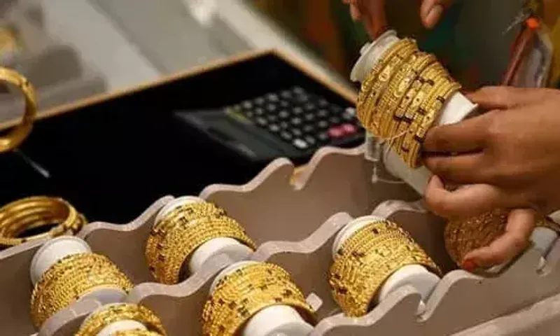 Gold price climbs to Rs 61,000 per 10g in Ahmedabad