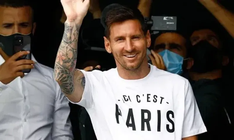 Messi signs 2-year contract with PSG