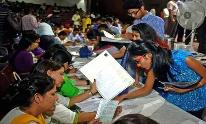 NEET-PG 2022 exam schedule coincides with the 2021 counseling procedure, causing a protest among hopefuls