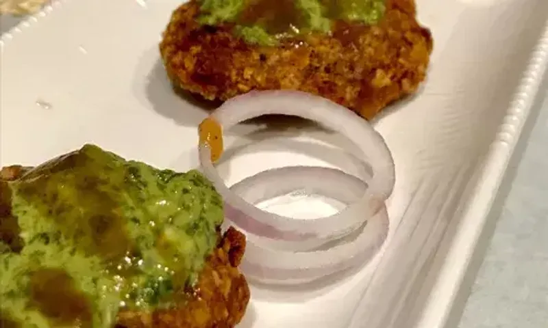 Oats Tikki with Tangy Green Chutney