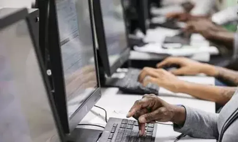 IT sector dials down on contract staffing