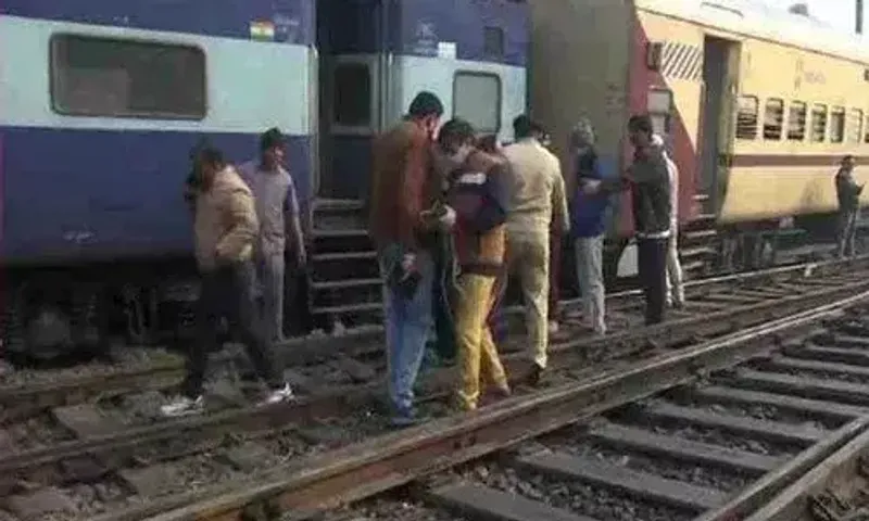 Koderma-Gomo MT special train derails in Dhanbad's Paharpur