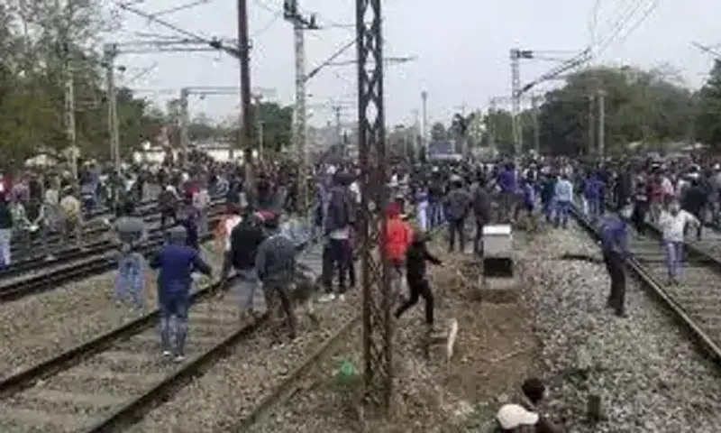 Bihar Bandh over RRB NTPC Exam: Protestors block roads in Hajipur