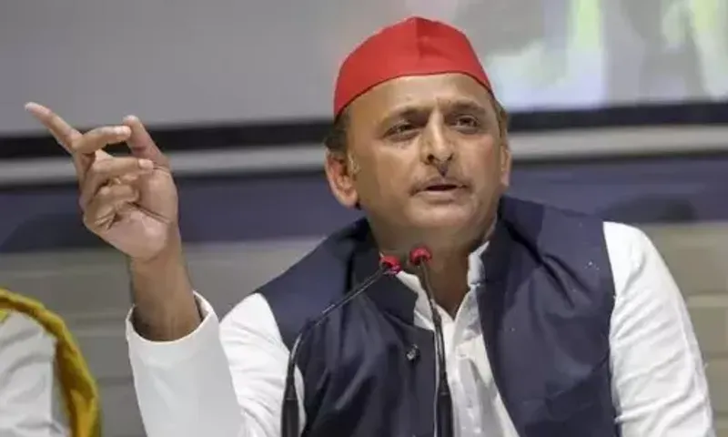 CBI summons Akhilesh Yadav for questioning in illegal mining case