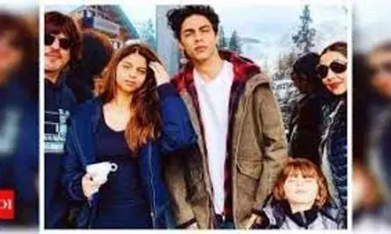 Shahrukh Khan celebrating birthday in Alibaug with Aryan Khan and family