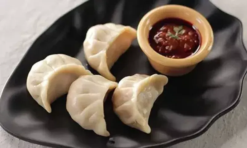 Steamed Vegetable and Paneer Momos Recipe