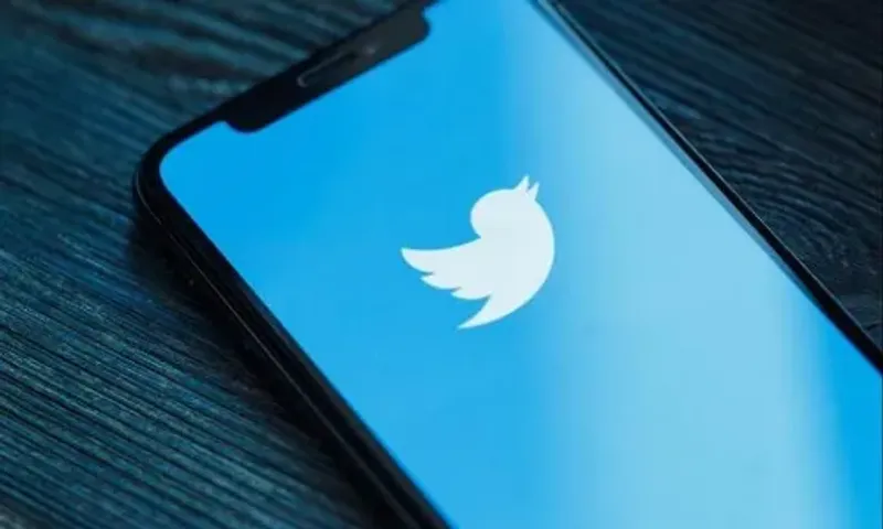 Delhi Police register FIR against "Twitter" over access to Child Pornography