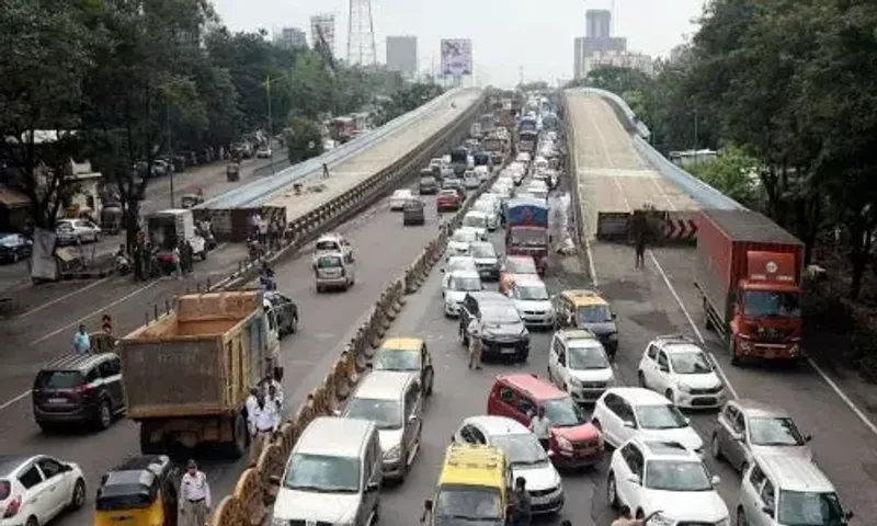 Maharashtra shuts down in bandh today in support of protesting farmers