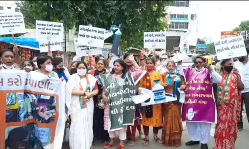 Vadodara Congress protest outside SSG hospital under the Health Rescue Mission