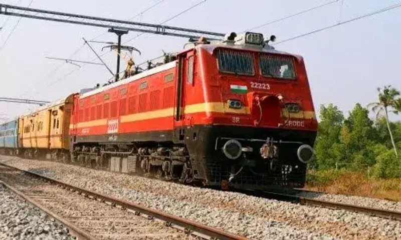 900 passengers board the first Ayodhya-bound train from Kerala's Kochuveli