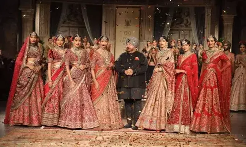 FDCI India Couture Week 2022: JJ Valaya celebrates 30 years in fashion with a spectacular showcase