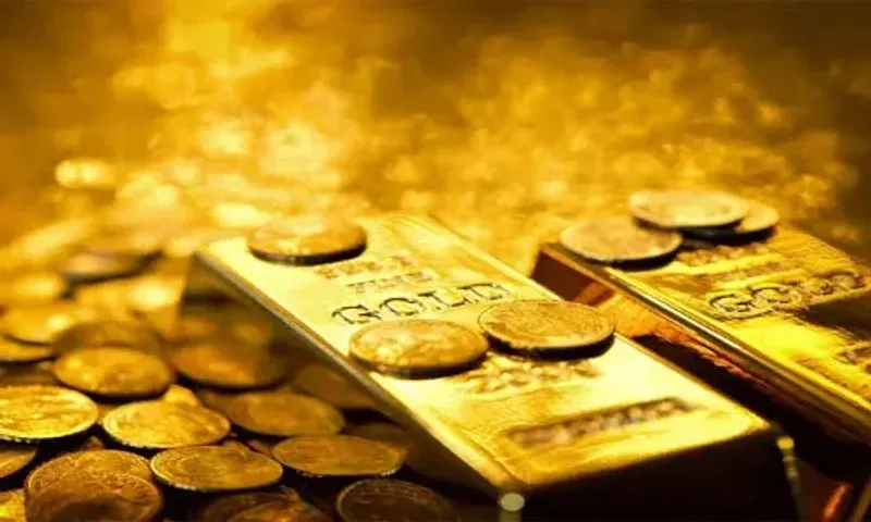 Gold price can peak to ₹60,000 this year. Here's when, say experts