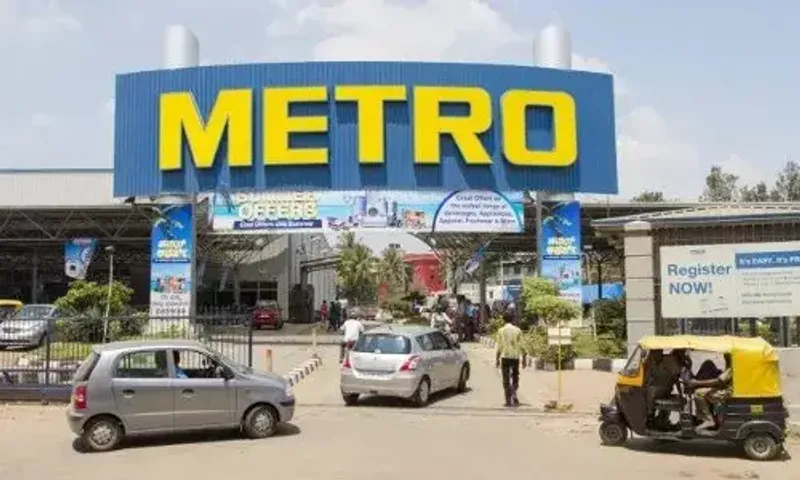 Mukesh Ambani, Jeff Bezos to bid for German retailer Metro AG's India operations