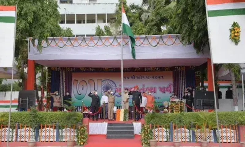 Pradipsinh Jadeja hoisted the national flag at Railway Police Parade Ground in Vadodara on the 75th Independence Day