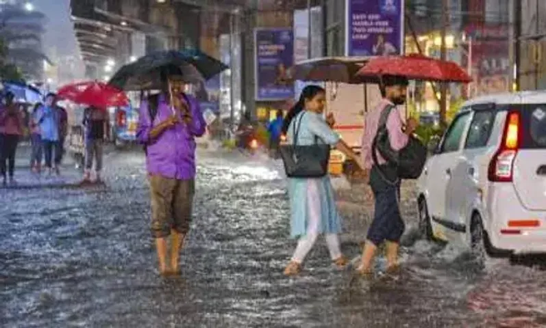 Kerala: IMD issues orange alert amid heavy rainfall, many tourist spots closed