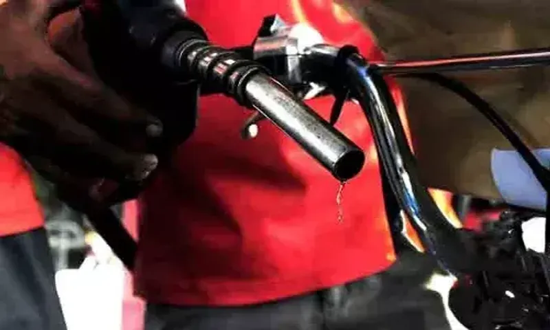 Petrol selling at Rs 180/L in Pakistan after govt lifts subsidy