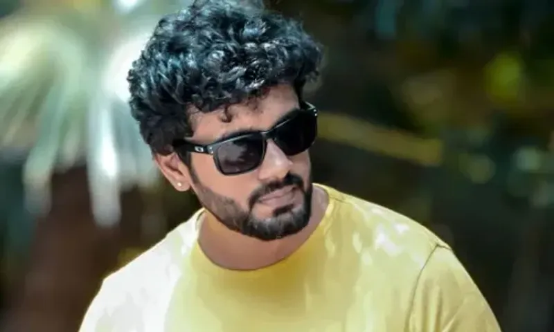 Kannada actor Suraj Kumar loses right leg in tragic bike accident