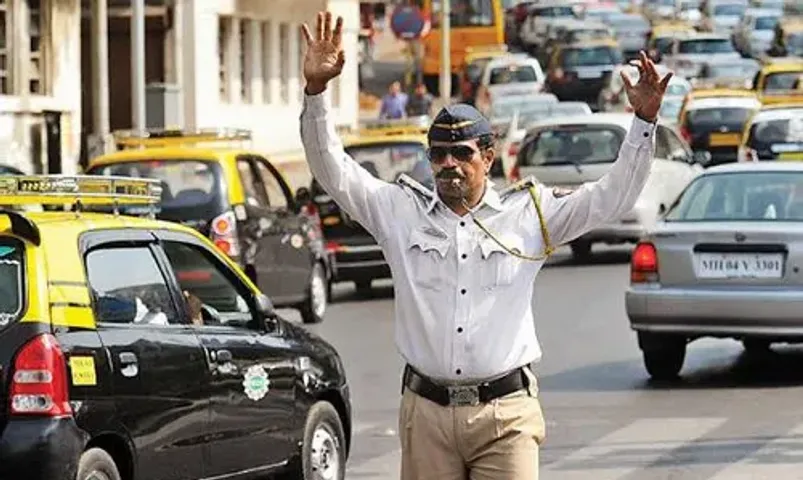 Shah Rukh Khan's upcoming movie 'Pathaan' teaser helps Mumbai Police promote road safety