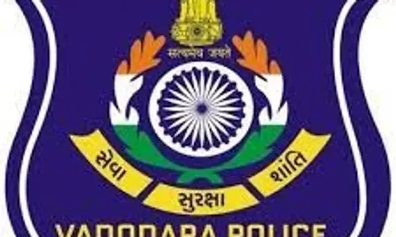 Vadodara police handover 82 lost mobiles to their owners