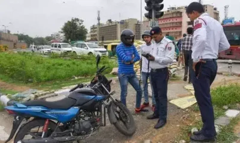 Get ready to be fined as Gujarat govt to soon impose on-spot fines for overcrowding in vehicles