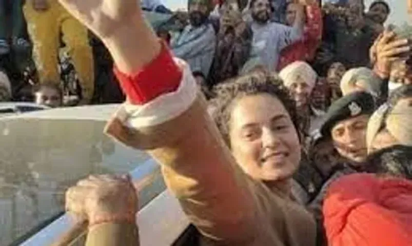 Protesting farmers near Kiratpur, Punjab, halted Kangana Ranaut's car