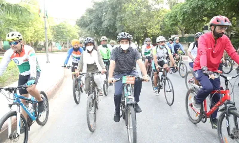 Union Minister rides cycle to launch 'Pedal for Health' campaign