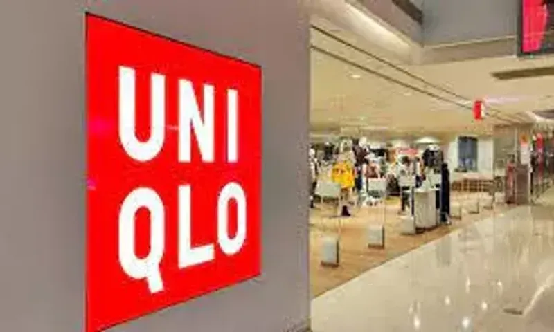 Uniqlo: Fashion giant to raise pay in Japan by up to 40%