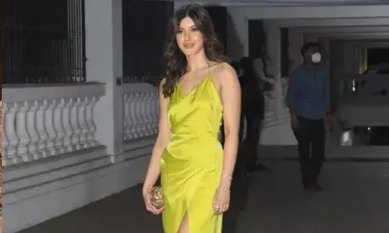 Shanaya Kapoor makes fashion statement in this lime-green satin dress