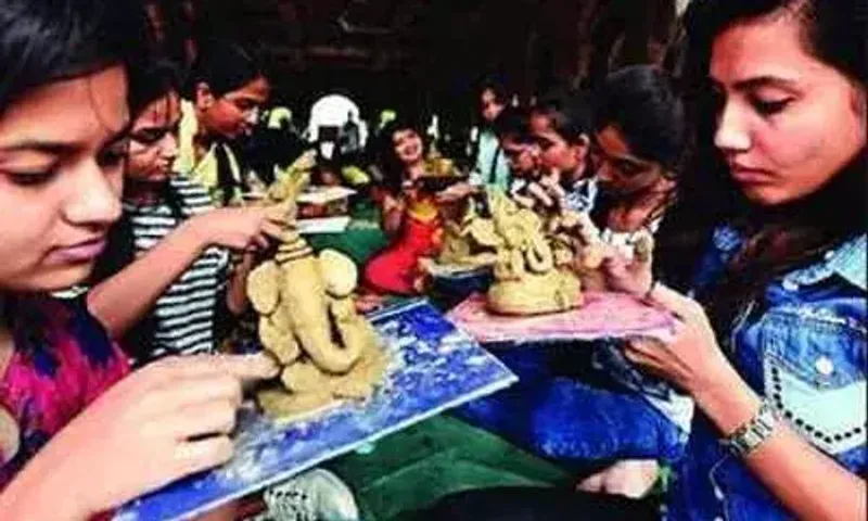 Barodians sculpt own idols for Ganeshotsav at home!