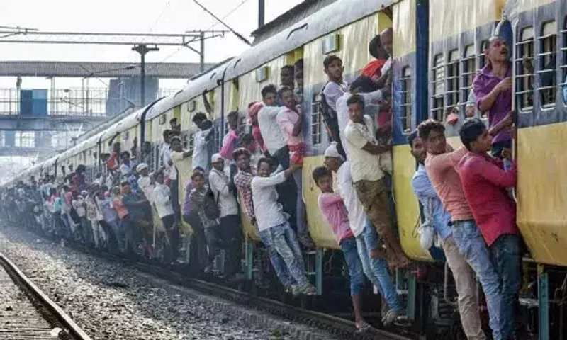 Thane Railway Station collects over Rs 8.6 Lakh fine from ticketless passengers in a day