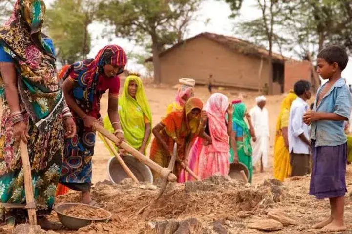 Rural workers in MP, Gujarat get the lowest daily wages: RBI data