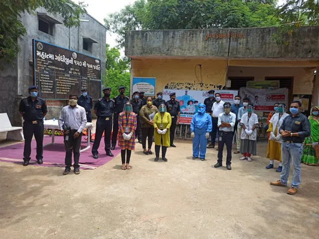 NDRF JAROD team applauded the corona warriors of Mobile health unit at Savli