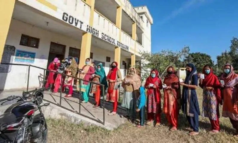 Polling underway for 7th phase of DDC elections in J&K