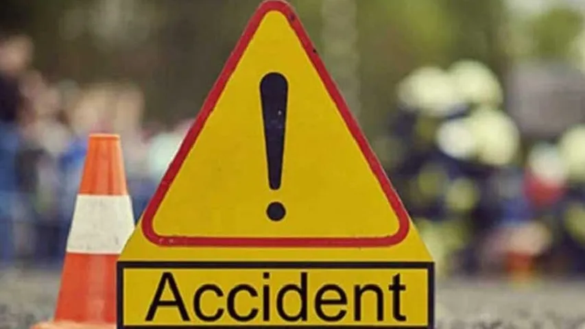 Three died in a road accident near Kandari village in Karjan