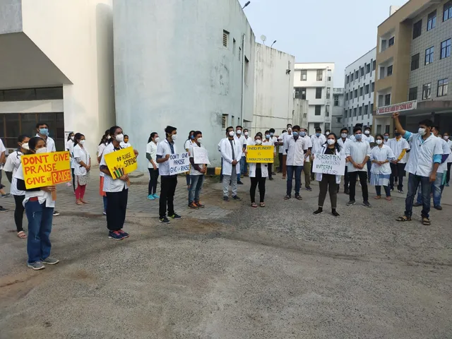 Intern doctors of Gotri and Sayaji hospital on strike