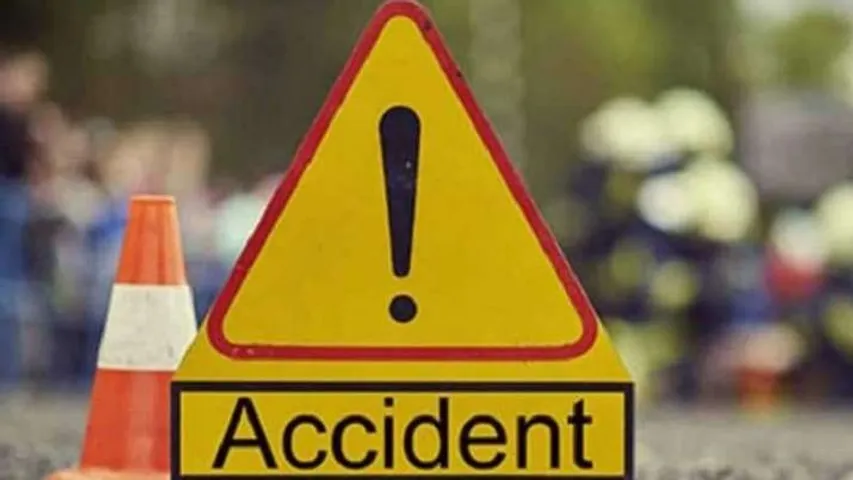 One died and two injured in accident near Bhimpura