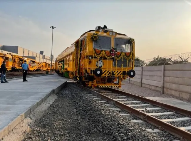 Manufacturing plant for track machines at Karjan connected with rail network at Lakodara station