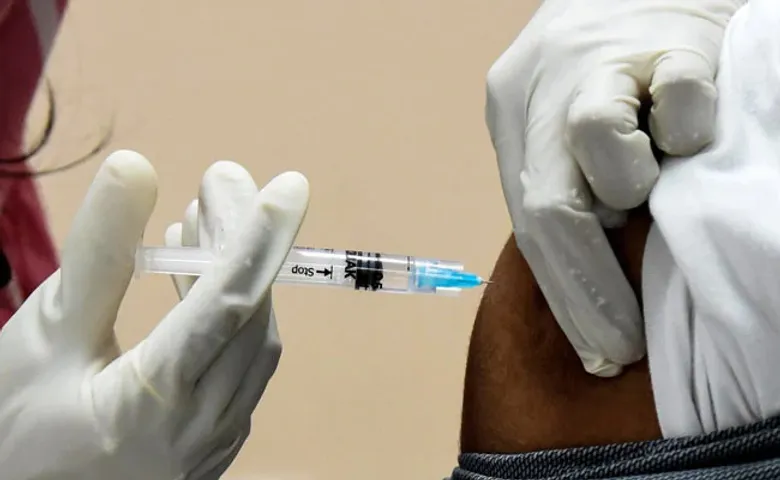 Gujarat to ramp up daily vaccination up to 3 lakh in view of rising number of COVID cases