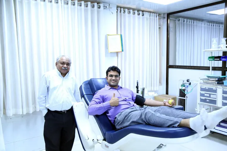 Parul university director donate plasma for covid antibodies