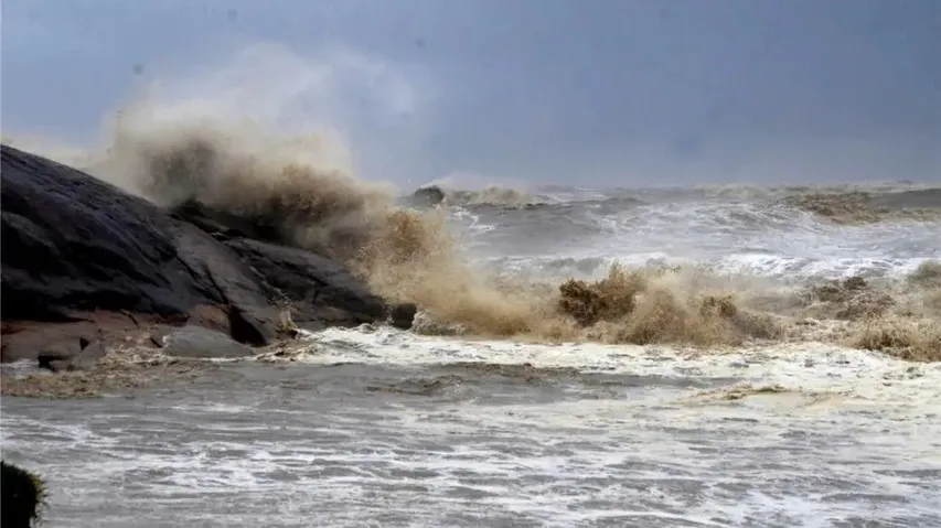 Cyclonic storm YAAS likely to intensify into very severe cyclonic storm during next 12 hours