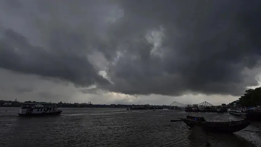 Very severe Cyclonic storm Yass likely to cross North Odisha & West Bengal coasts around noon