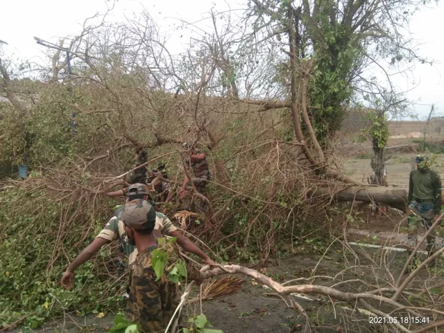 Indian Army helps people of Gujarat in areas hit by Cyclone Tauktae