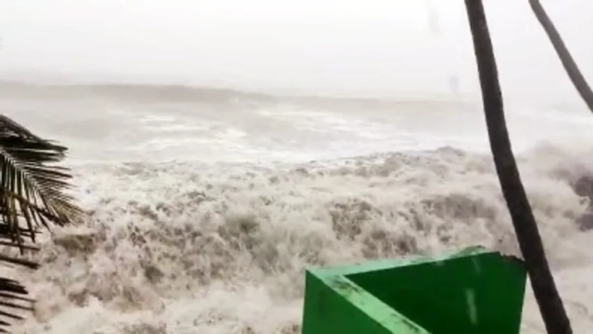 Cyclone Tauktae intensifies, Mumbai likely to receive heavy rain today