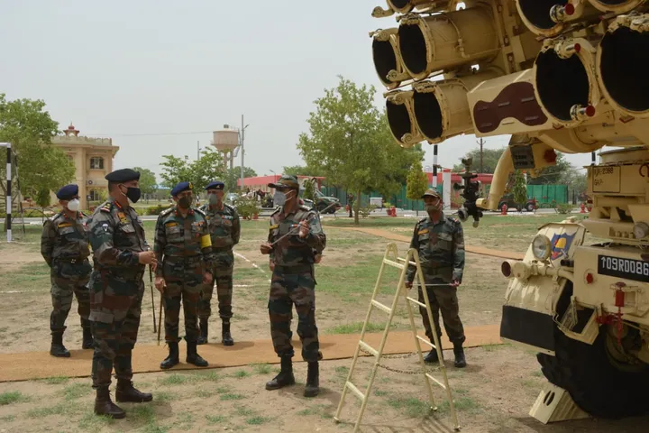 Lieutenant General PS Minhas reviews operational preparedness at Nasirabad military station