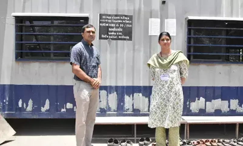 ભરૂચ: જનરલ ઓબ્ઝર્વર સંદીપ કૌરે આલિયાબેટની લીધી મુલાકાત, મતદારો સાથે કરી વાતચીત