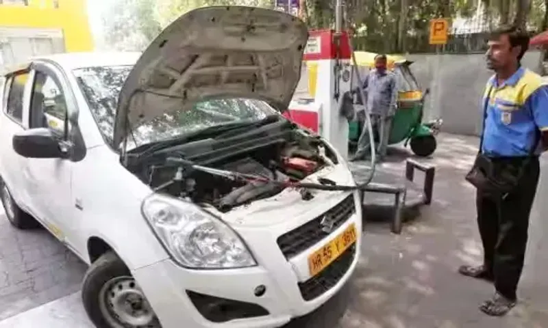 CNG ફરી મોંઘુ થયું, ત્રણ સપ્તાહમાં બીજો વધારો..!