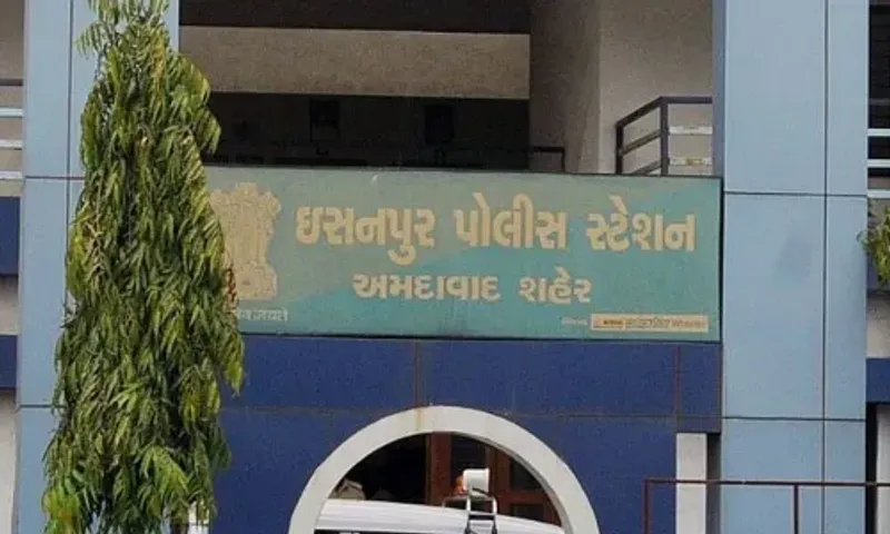 અમદાવાદ: બહેનના દાંપત્ય જીવનમાં શાંતિ માટે ધાર્મિક વિધિના બહાને મહિલા સાથે રૂ. 42 હજારની ઠગાઇ,પોલીસે તપાસ શરૂ કરી